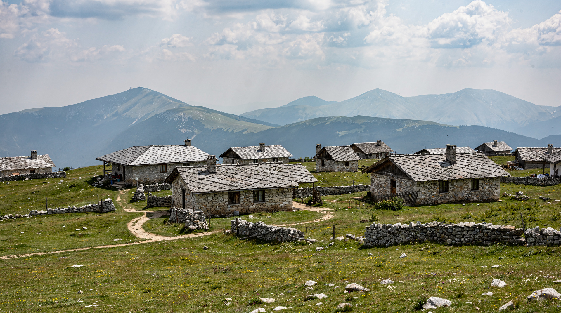 Trnovačko Lake: NP Sutjeska – Maglić Trekking