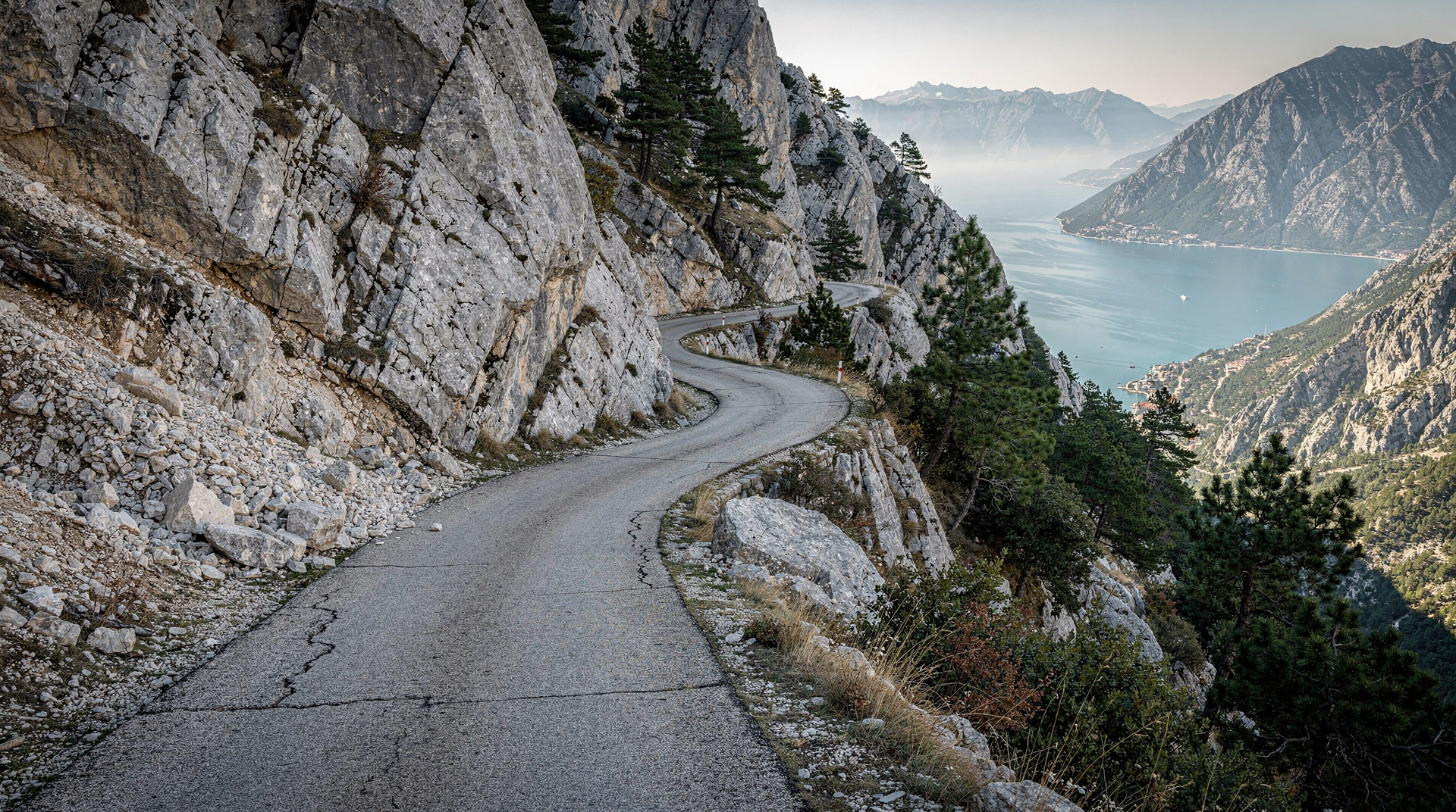 Bosnië vanuit Kotor — dagtour-gids — Bosnië vanuit Kotor bezoeken: Mostar-dagtour, Trebinje-wijnland, grensovergangen
