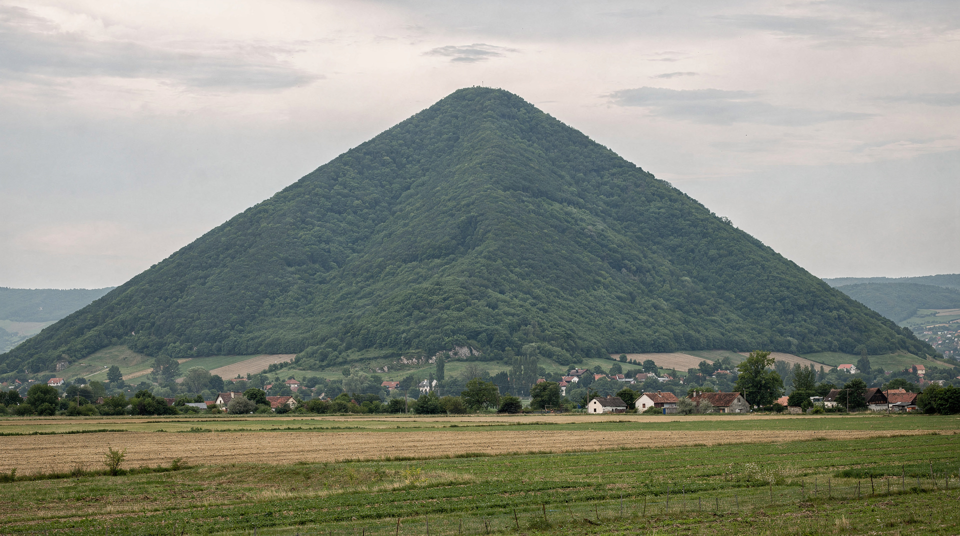 Las Pirámides de Bosnia en Visoko — lo real y lo inventado