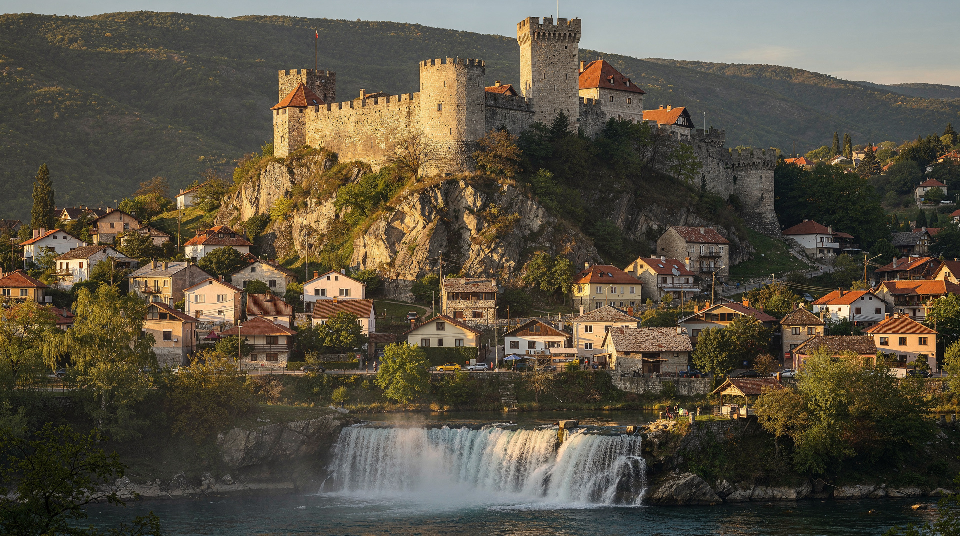 Guía de la fortaleza y las catacumbas de Jajce
